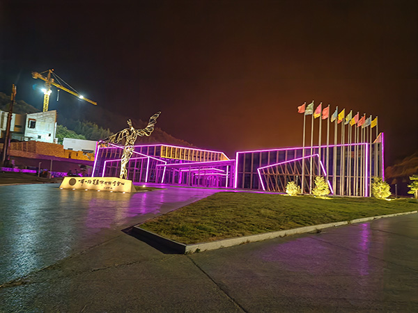 城市亮化是现代城市建设的重要组成部分，它不仅可以美化城市的夜景，还能提升城市的整体形象。随着科技的不断进步，城市亮化也得到了更多的关注和创新。本文将介绍一些关于城市亮化的创意和技术，帮助读者了解海南藏族城市亮化的重要性以及如何进行海南藏族城市亮化的规划和实施。