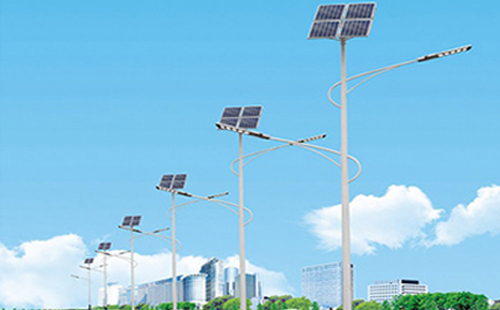 北方冬季海南藏族太阳能路灯的保养要点