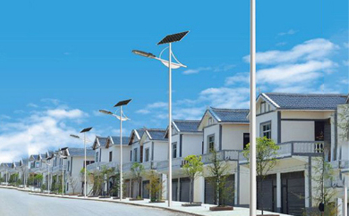 海南藏族太阳能路灯配置与在乡村道路照明中的应用